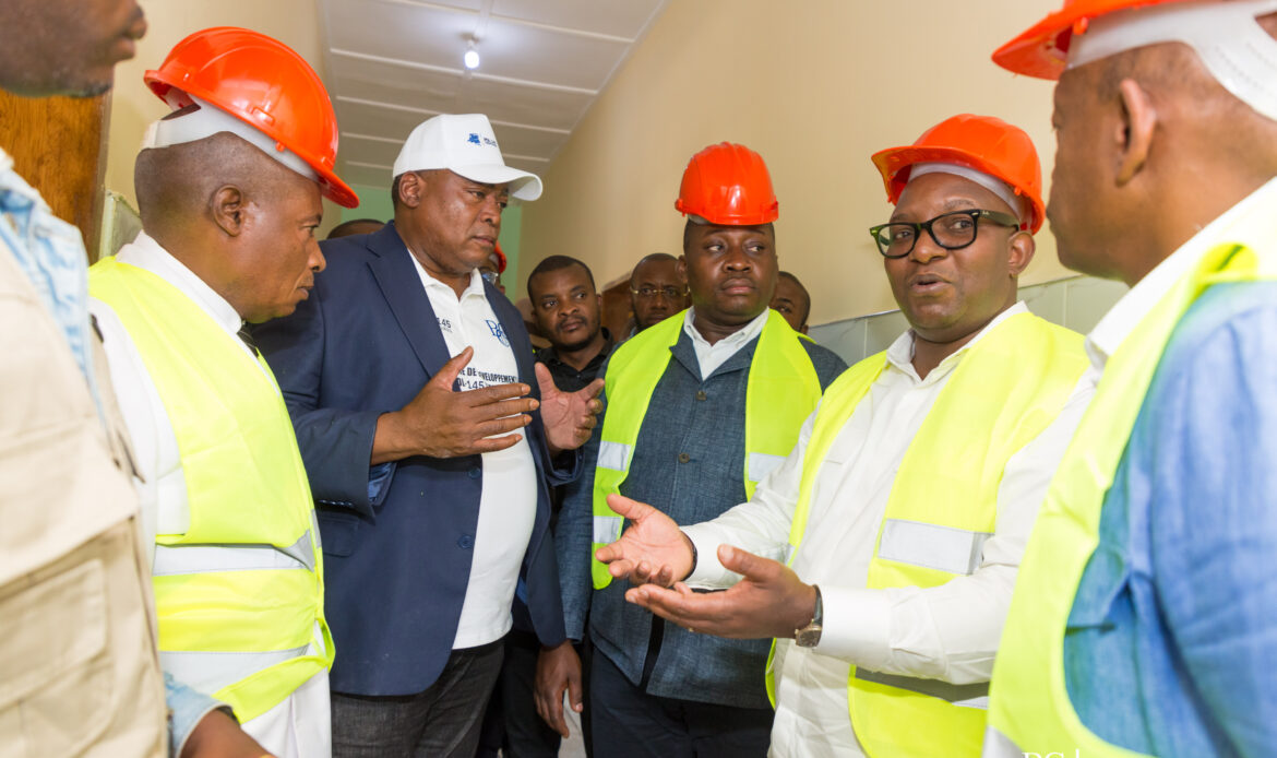 PDL145T: Le Premier Ministre de la République Démocratique du Congo, Son Excellence Monsieur SAMA LUKONDE, accompagné du Directeur Général du BCeCo, Monsieur Jean Mabi Mulumba