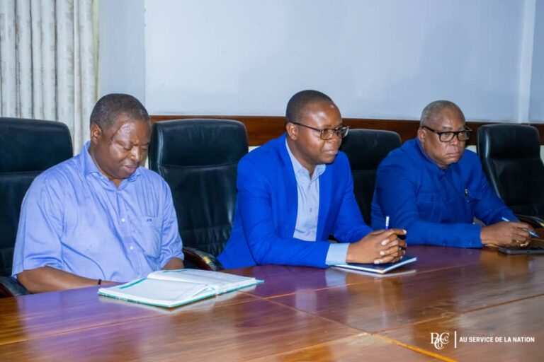 Amélioration du système de passation des marchés publics : la délégation de L'ARMP en réunion de travail avec l'équipe du BCECO 5