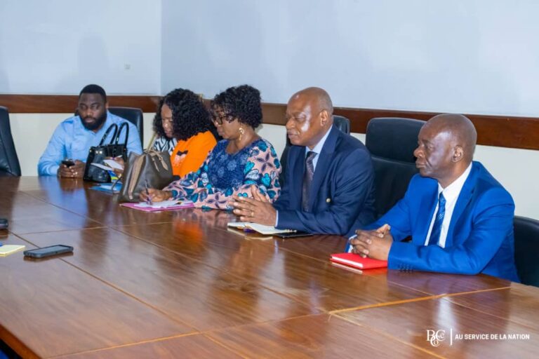 Amélioration du système de passation des marchés publics : la délégation de L'ARMP en réunion de travail avec l'équipe du BCECO 7