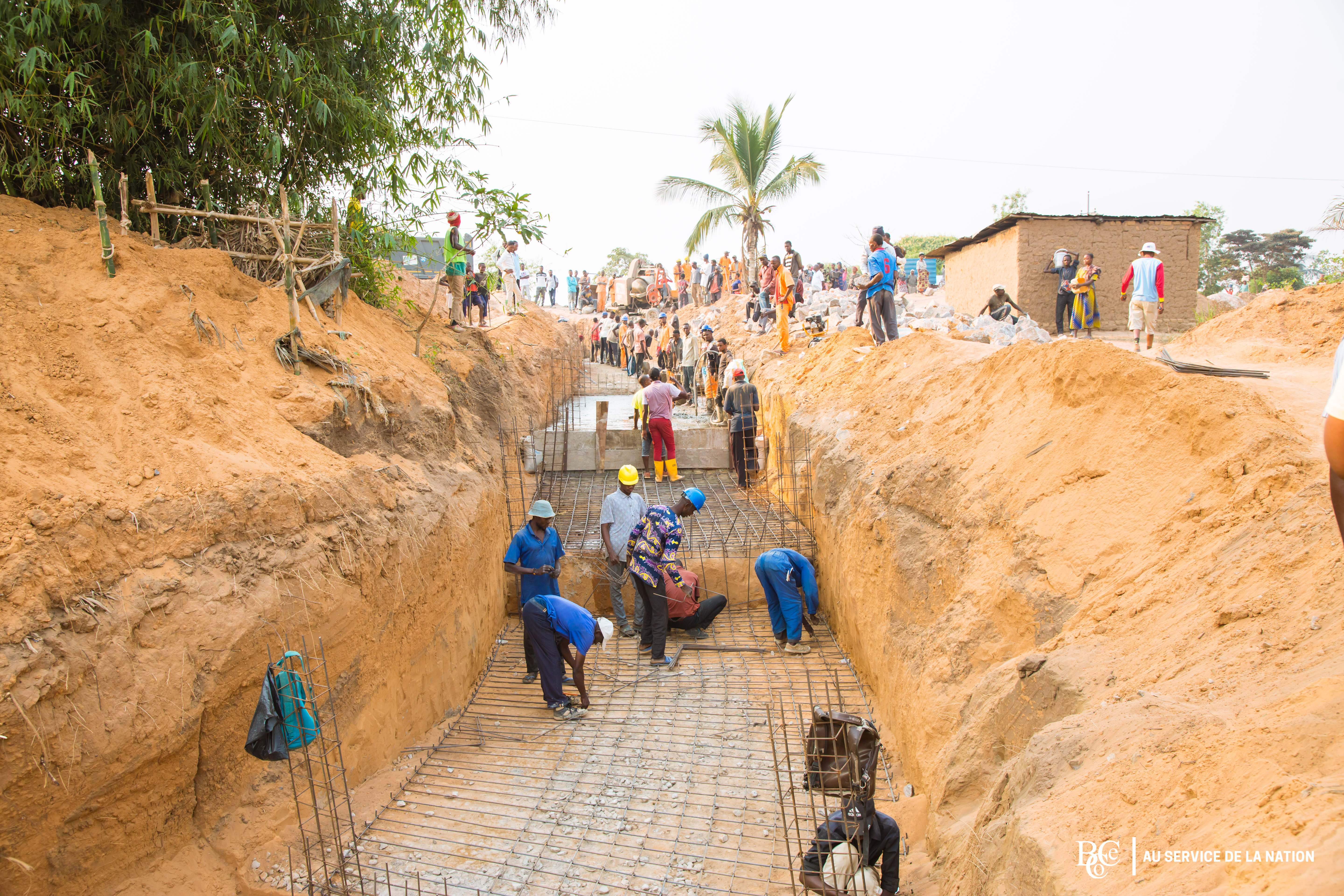Voirie de Kananga en construction. BCeCo au service de la Nation.